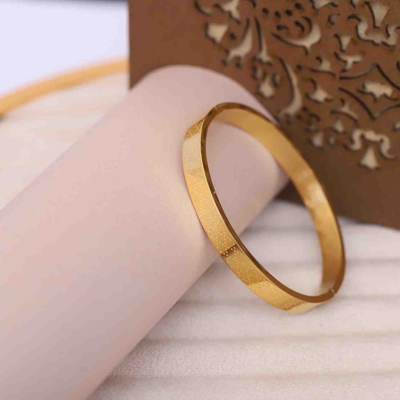 Classic Gold Men’s Bracelet
